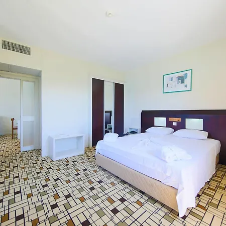 Курортный комплекс Medis Кешме